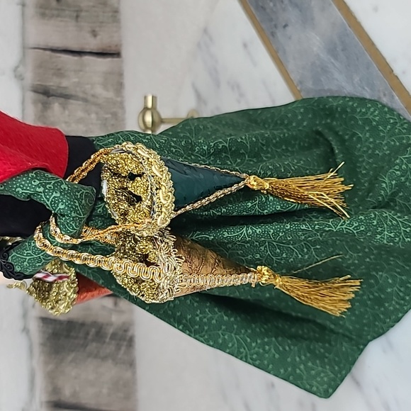 Byers' Choice Carolers 2004 Cries of London Woman Selling Candy Vintage - Picture 13 of 17